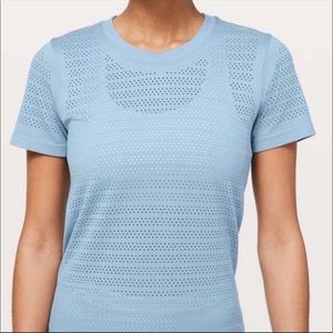 Lululemon Breeze by short sleeve 🦋